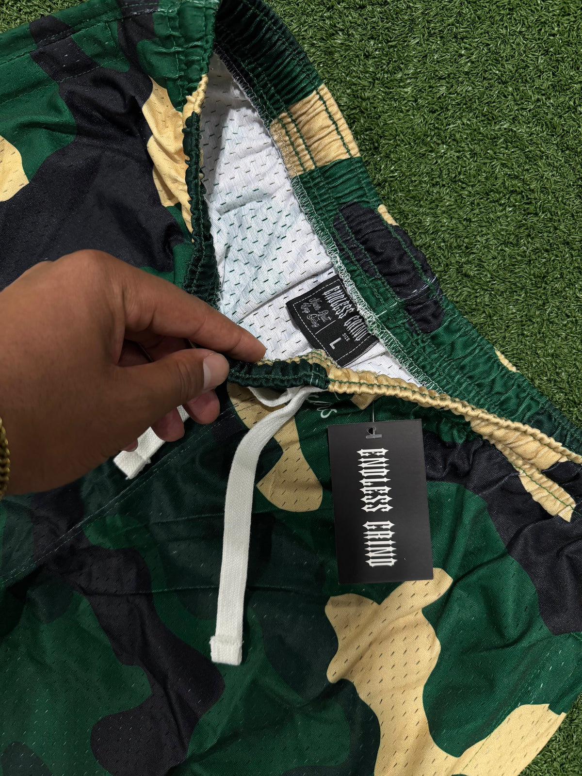 CAMO OVERTIME EG SHORTS