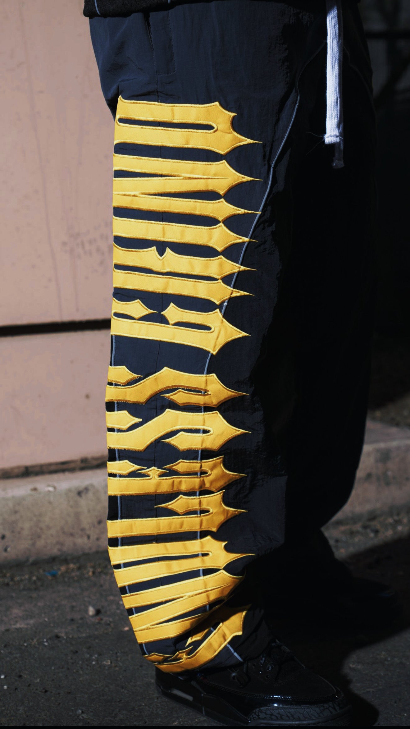 BLACK & YELLOW RISK TAKER SET